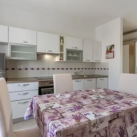 In With Terrace, Air Condition, Wifi, 5206-2 Apartamento Cres